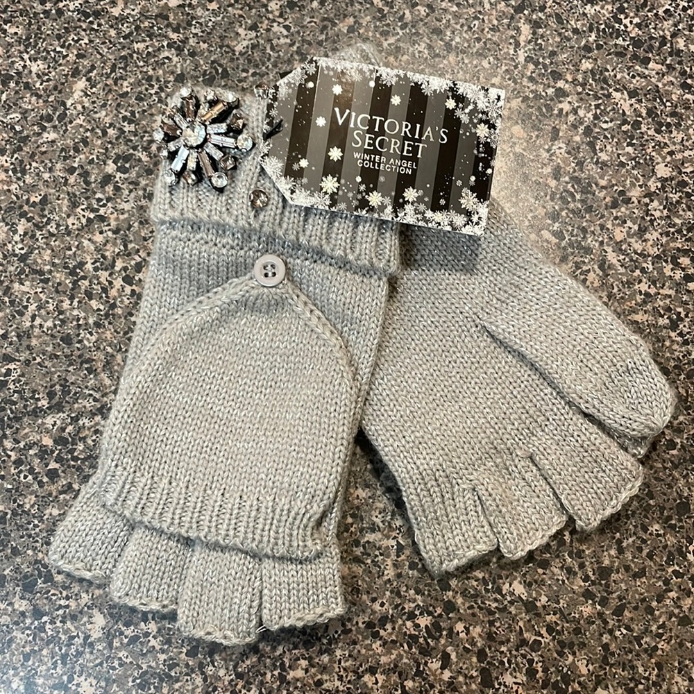 Victoria’s Secret Winter Angel Convertible Mitten